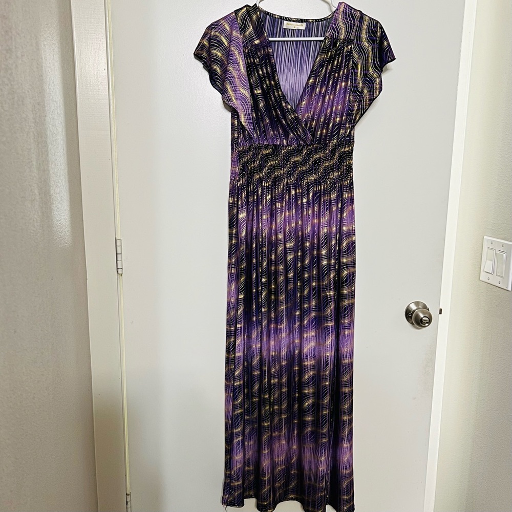 Maxi dress with shimmery look